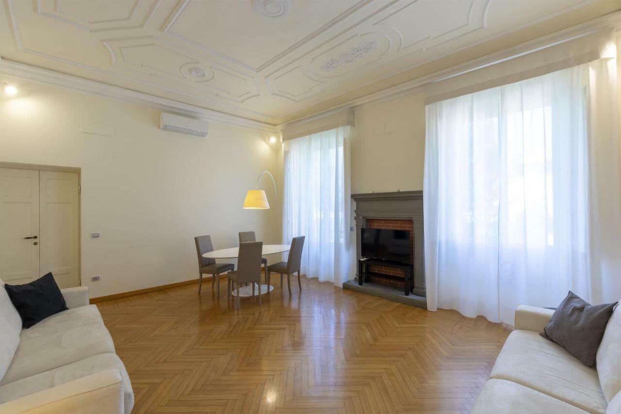 Elegance In Santa Maria Novella Apartment