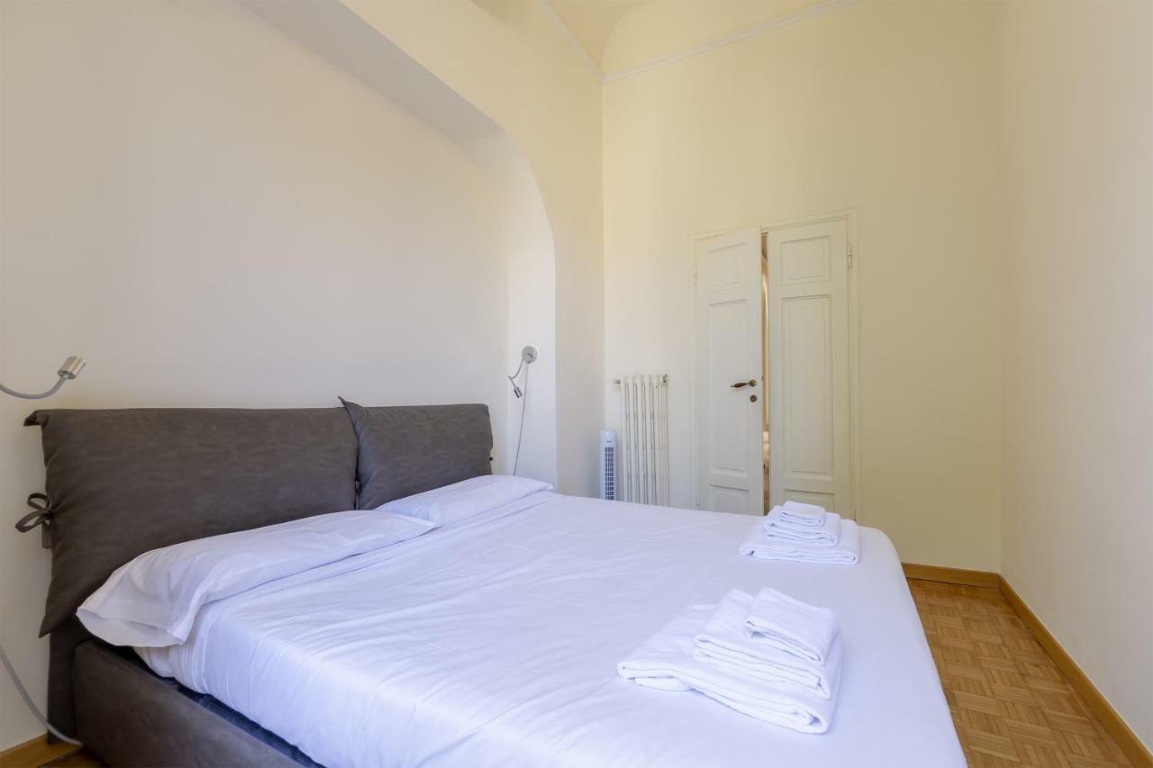 Elegance In Santa Maria Novella Apartment