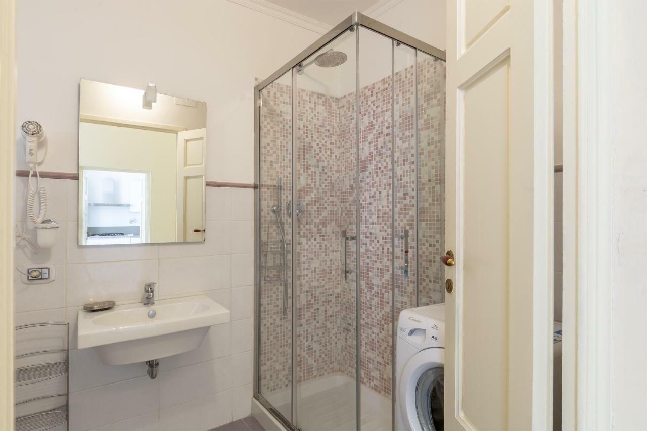 Elegance In Santa Maria Novella Apartment