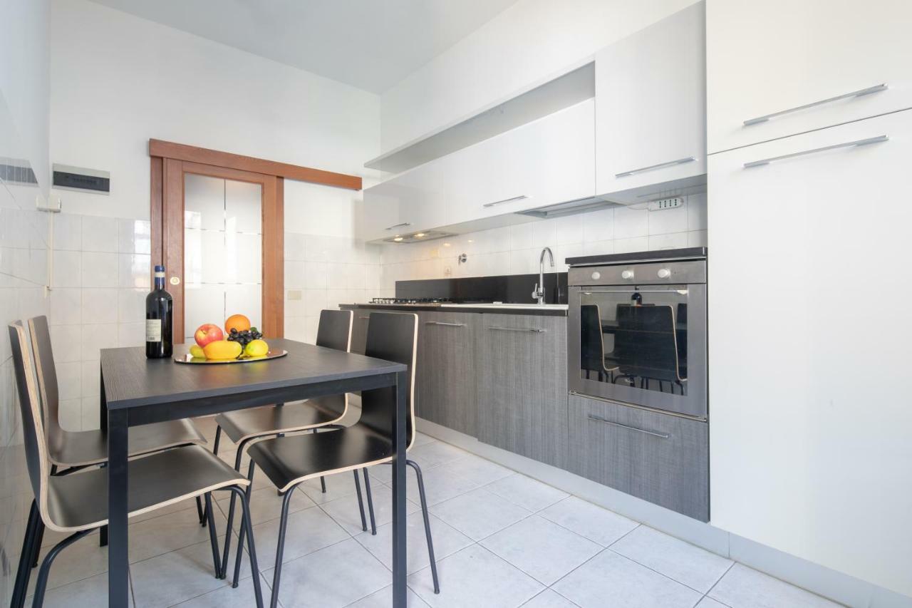 Apartment Novoli 4 Bedrooms By Mmega *