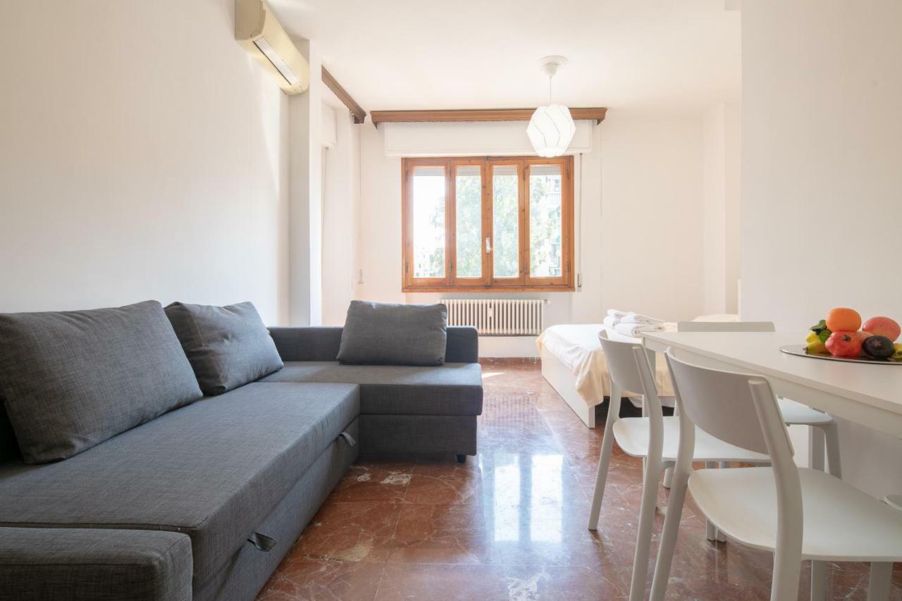 Novoli 4 Bedrooms By Mmega Apartment