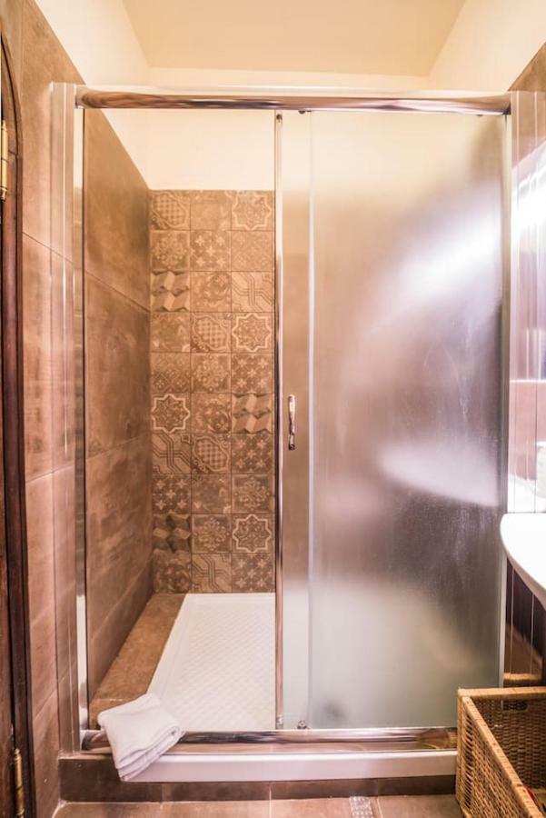 Spacious Apt With Terrace 200 Meters From Duomo