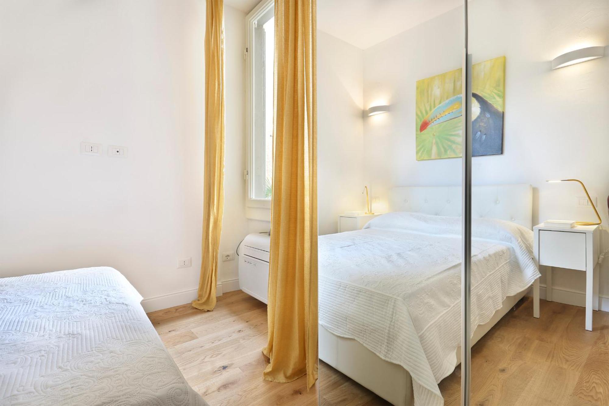 La Marmora 3 Bedroom Near Galleria Dell'accademia Apartment
