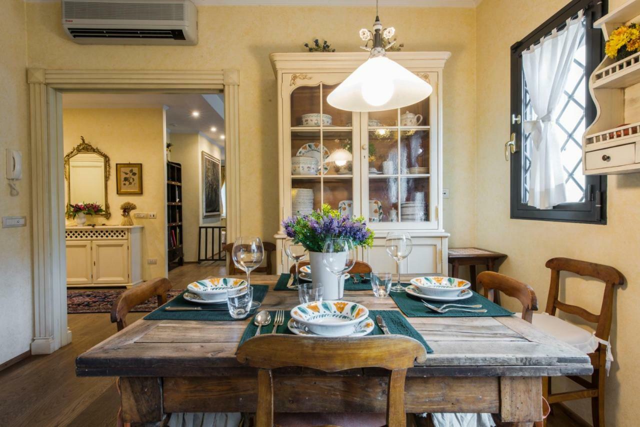 Villa Stylish Florentine In The With Pool *