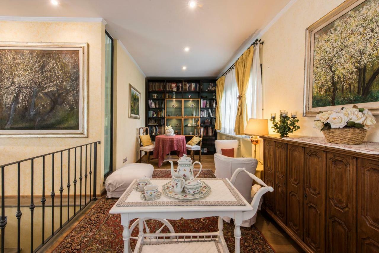 Villa Stylish Florentine In The With Pool *
