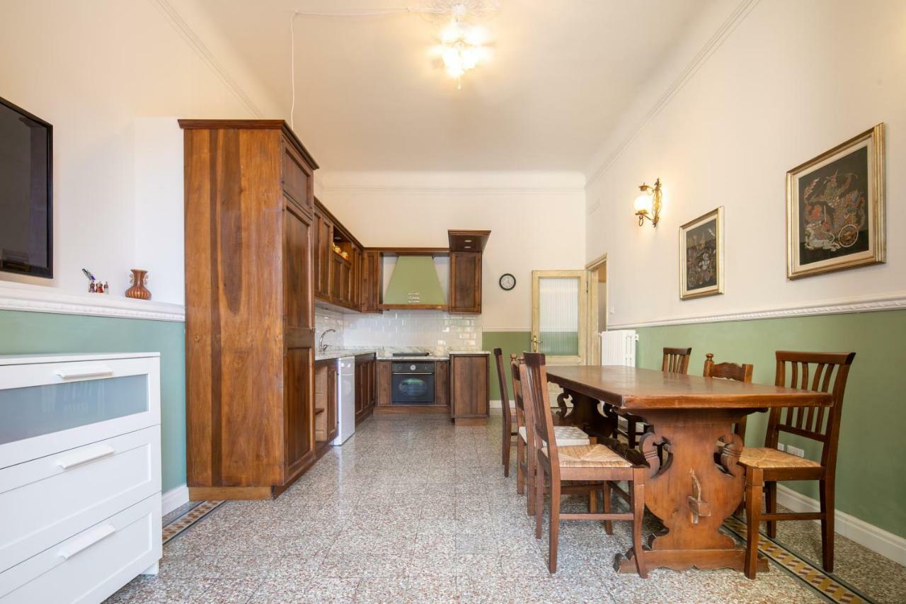 Santa Maria Novella 4 Bedrooms By Mmega Apartment
