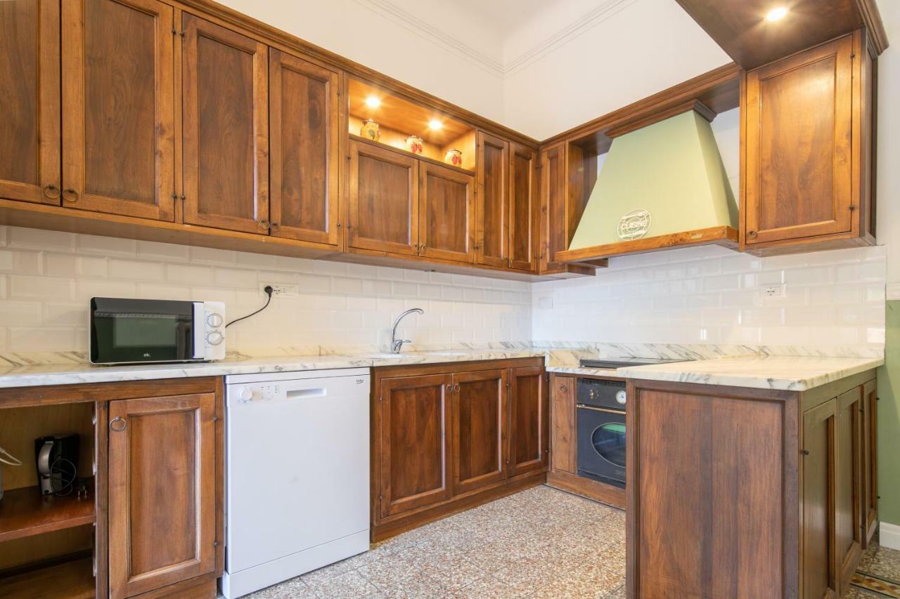 Apartment Santa Maria Novella 4 Bedrooms By Mmega