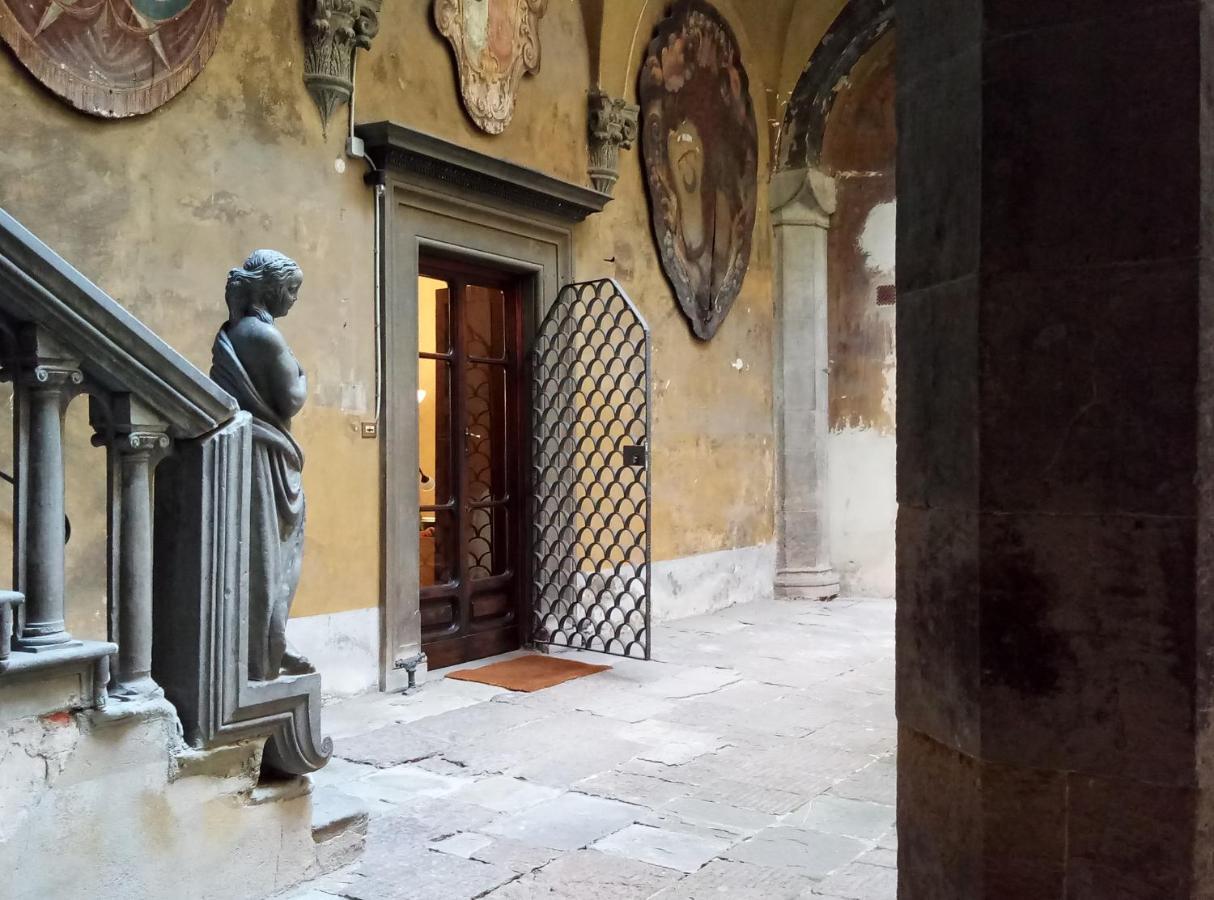 Palazzo Larioni Dei Bardi *