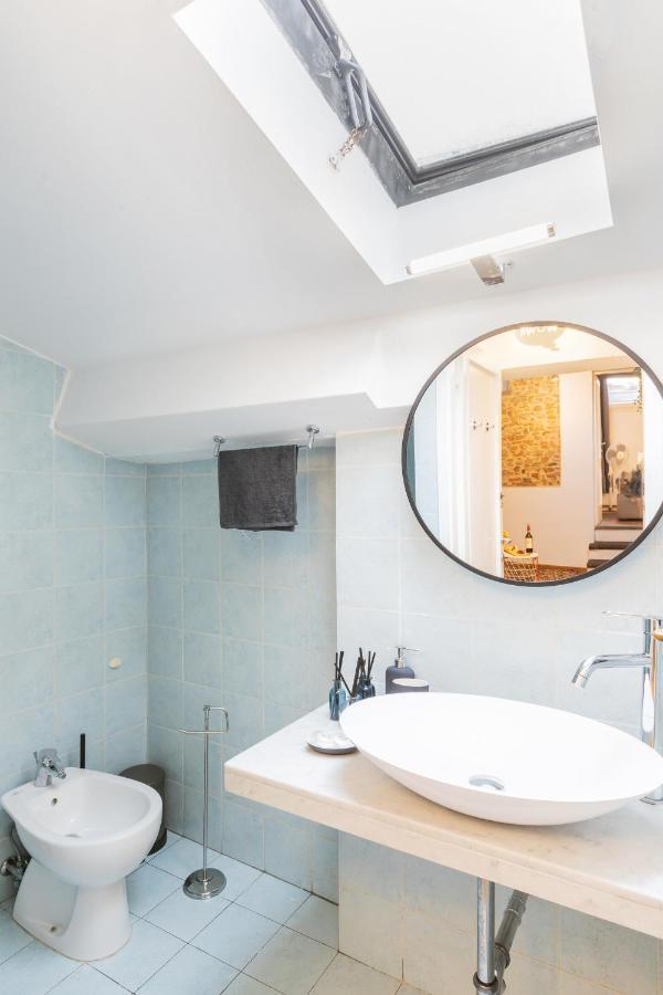 Historic Center Renovated Apartment- Amazing Location-by Likehomeflorence Florence