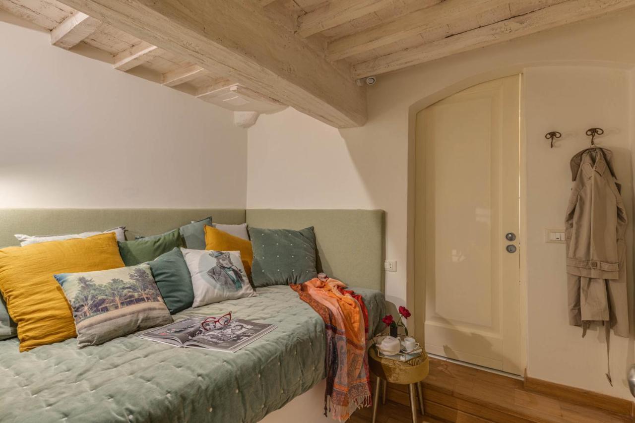 Borgo San Lorenzo Terrace * Florence