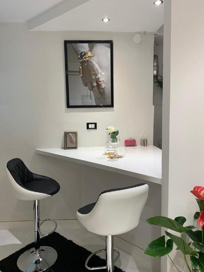 White Appartement *
