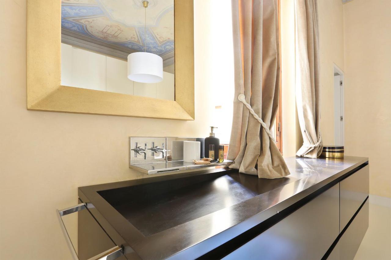 Luxury With Amazing Terrace In Florence-hosted By Sweetstay Apartment