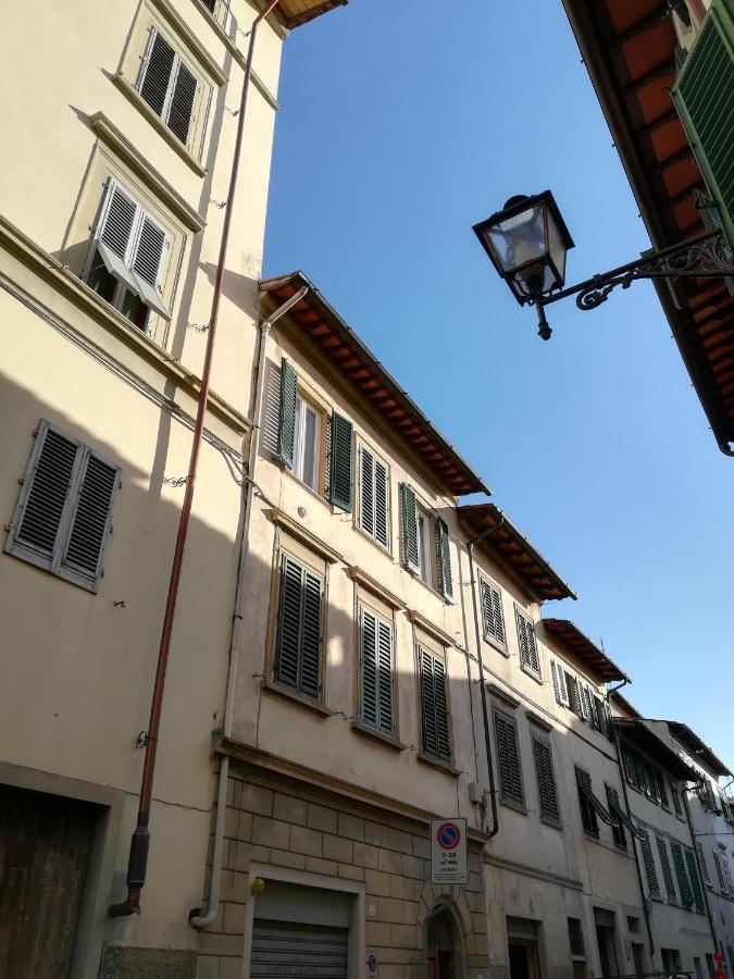 Acomodação com café da manhã  In San Frediano *