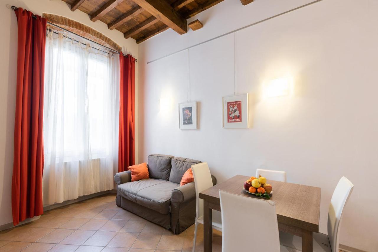 Roommo Beccaria Florence