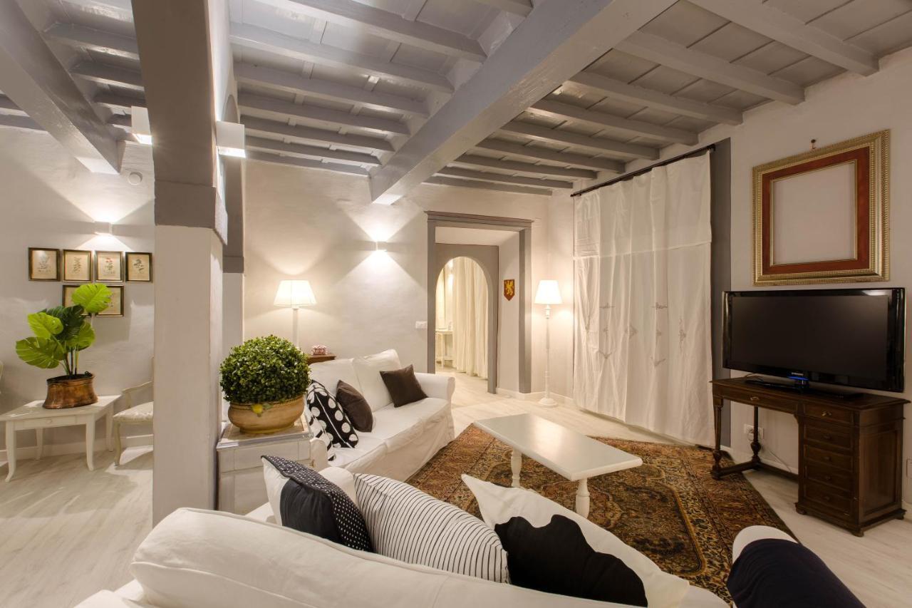 Elegant & Stylish Center Apartment *