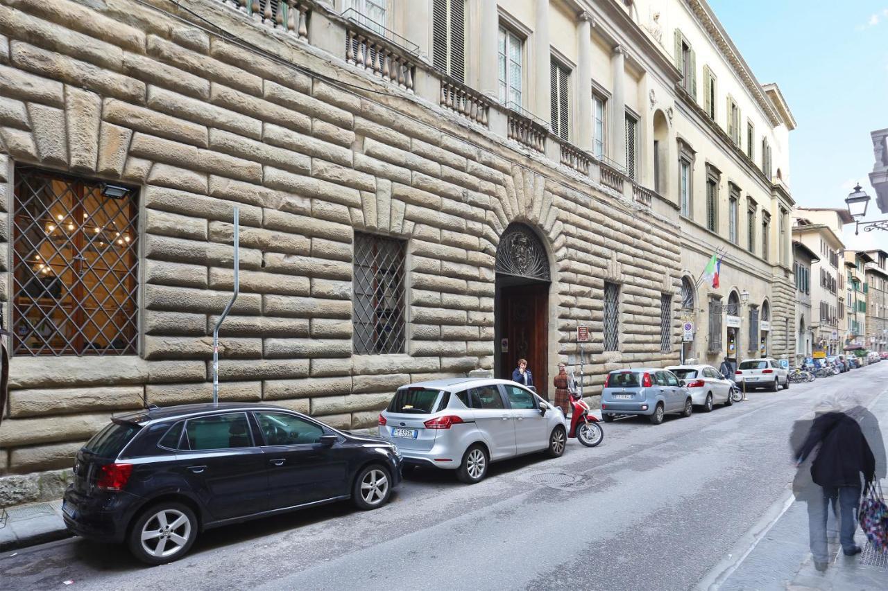 Apartment Apt. Ocra - Pauline Suites, Palazzo Borghese Florenz