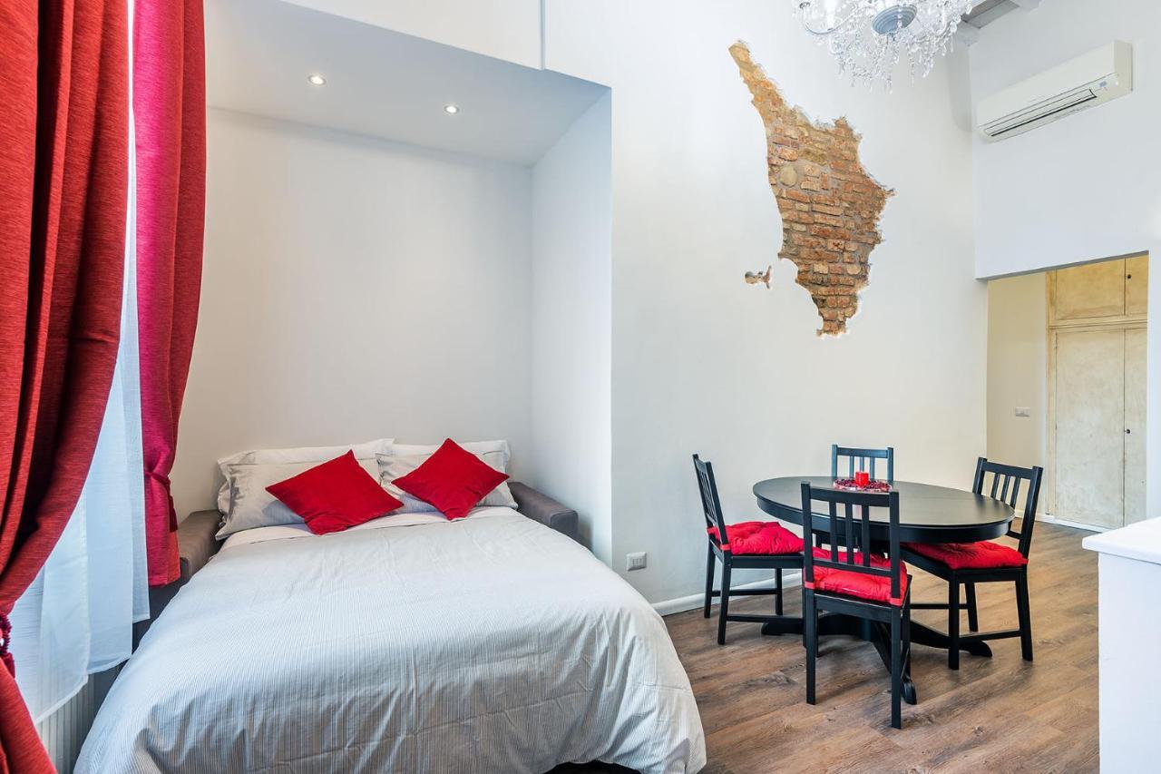Lorenzo De' Medici Family Apartment