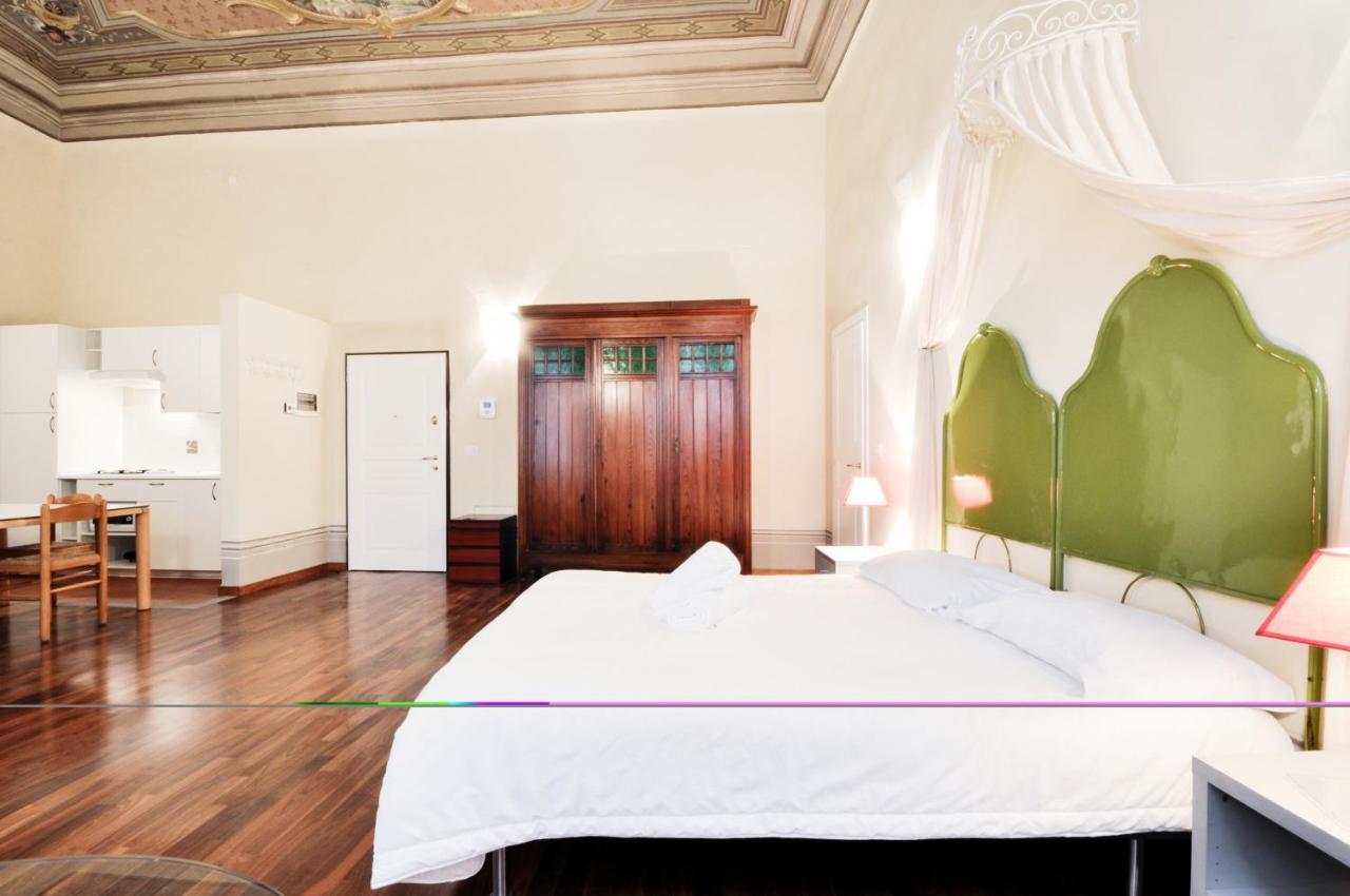 Apartment Tornaquinci Palace *