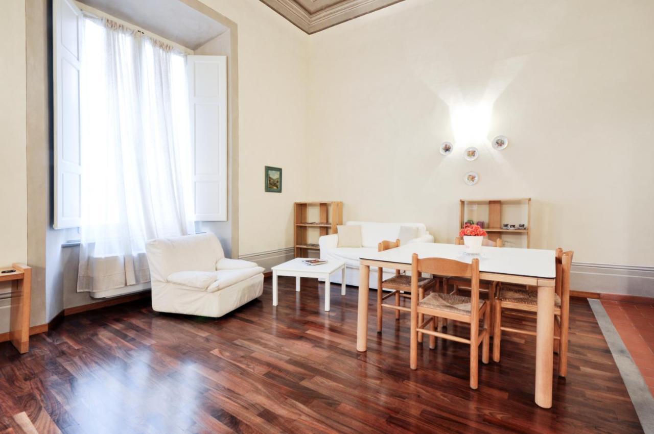 Apartment Tornaquinci Palace *