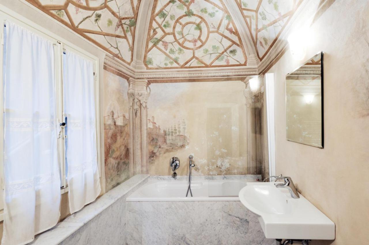 Tornaquinci Palace Florenz