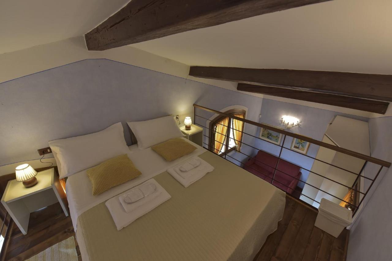 Sani Tourist House 3*