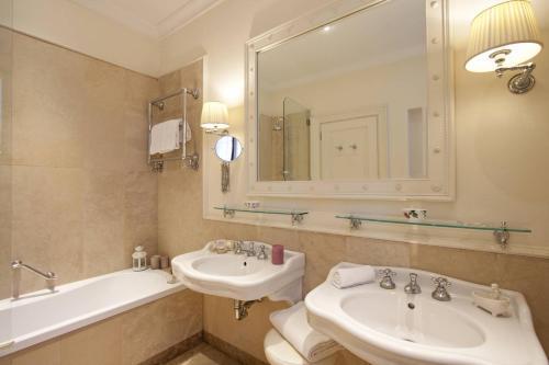 Aparthotel Serristori Palace 2*