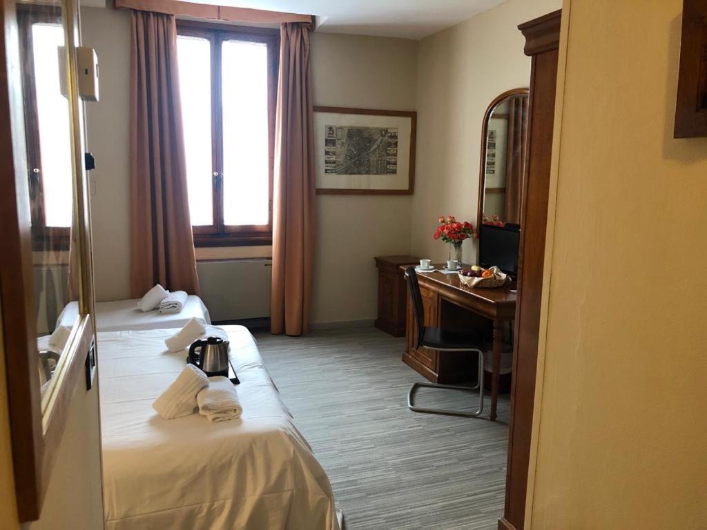 Ih Select Hotel 3*
