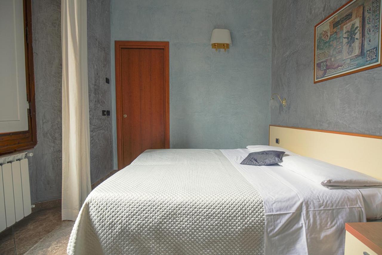 Angelica Hotel 2*