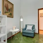 Leopoldo Apartment By Mamo Florence
