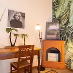 Via Ricasoli Apartment, Next To Accademia