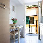 Uffizi Flower Apartment