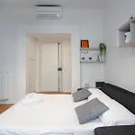 Deborah\'S Nest