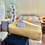 Room114 - Studio Apartment Near The Center