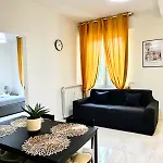 Nencionihouse- Modern Comfort Close To City Center