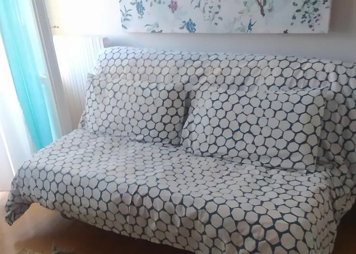 room in private apartment