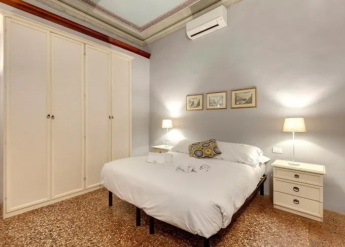 Mamo Florence - Academy House