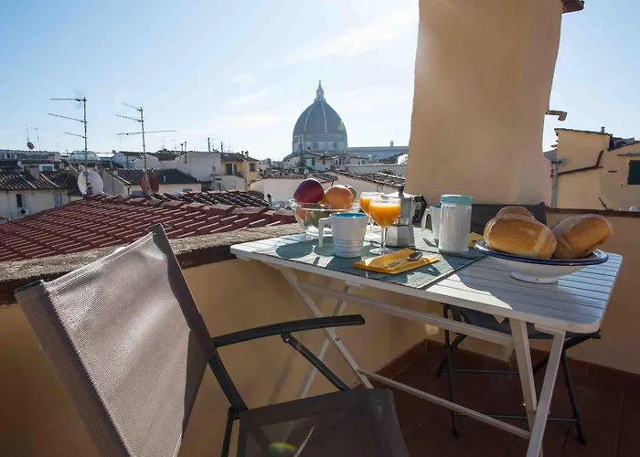 A Refuge With A Terrace Overlooking The Duomo
