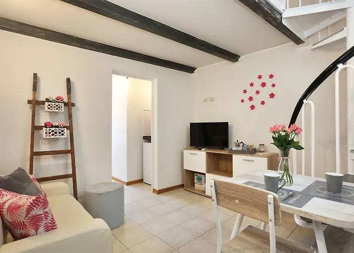 Santa Monaca 23 - Sweet Dreams In Florence