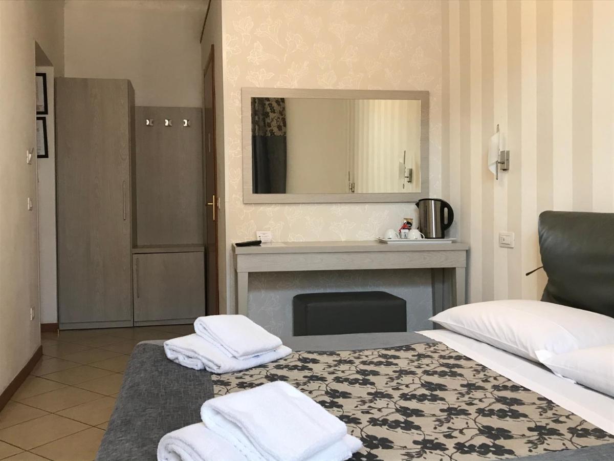 Adelaide House 2* Florence