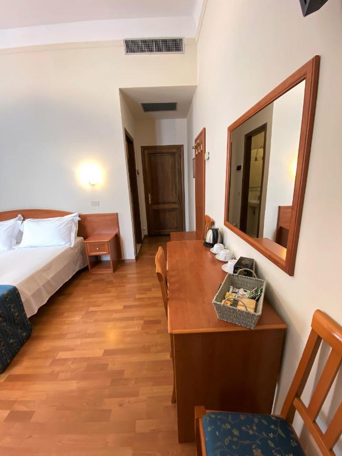 Madrid Bed & Breakfast 2*
