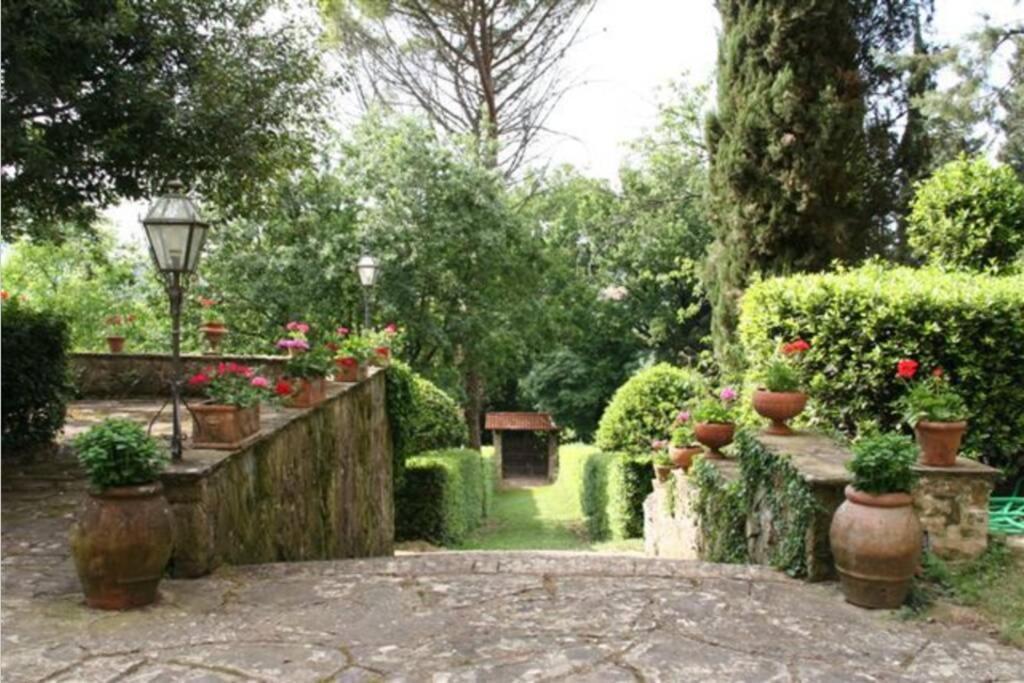Casa La Torre Un Castello Alle Porte Di Apartment Florenz