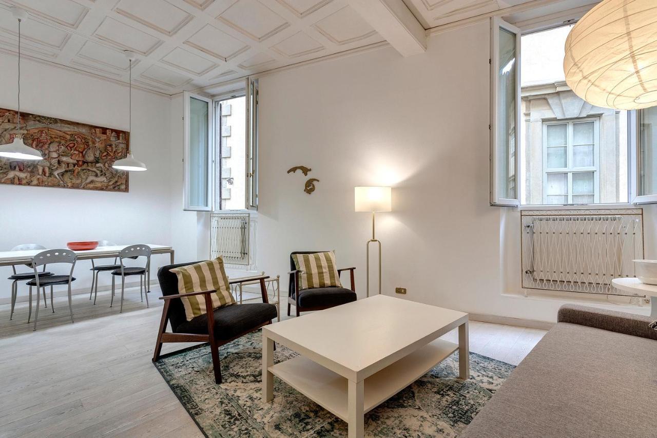 Apartment Parione 12