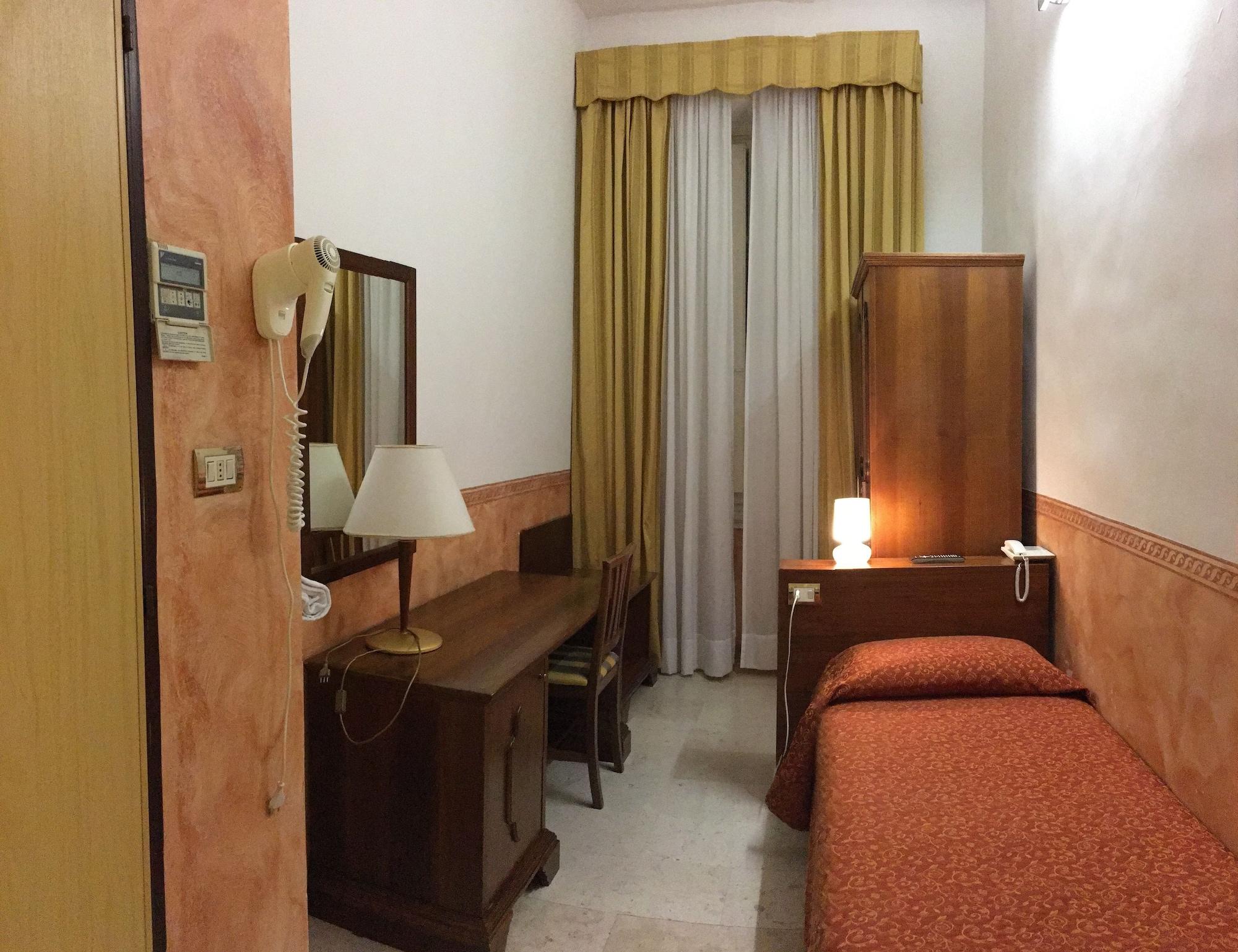 Olimpia Hotel 3*