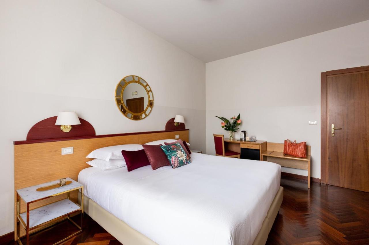 Aramis Deluxe Guest house 2*