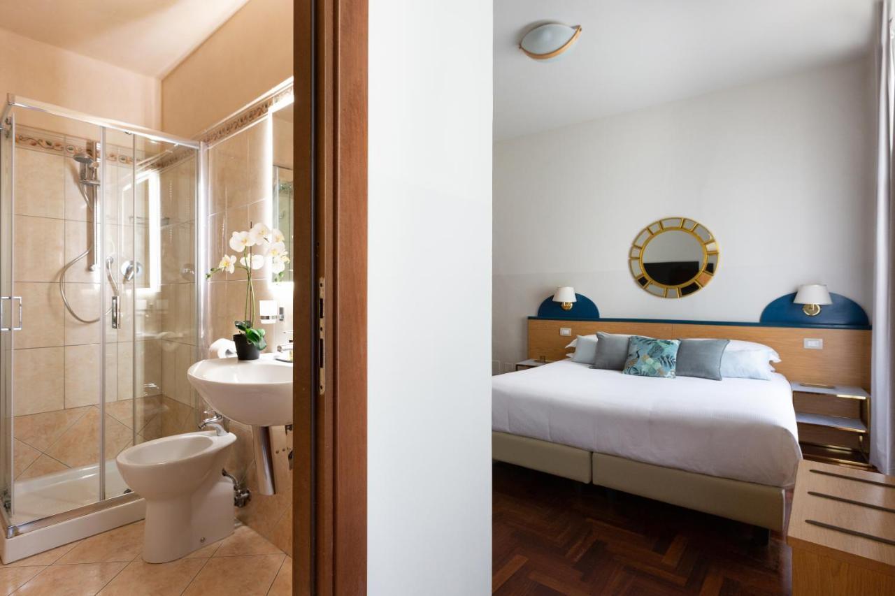 Aramis Deluxe Guest house 2*