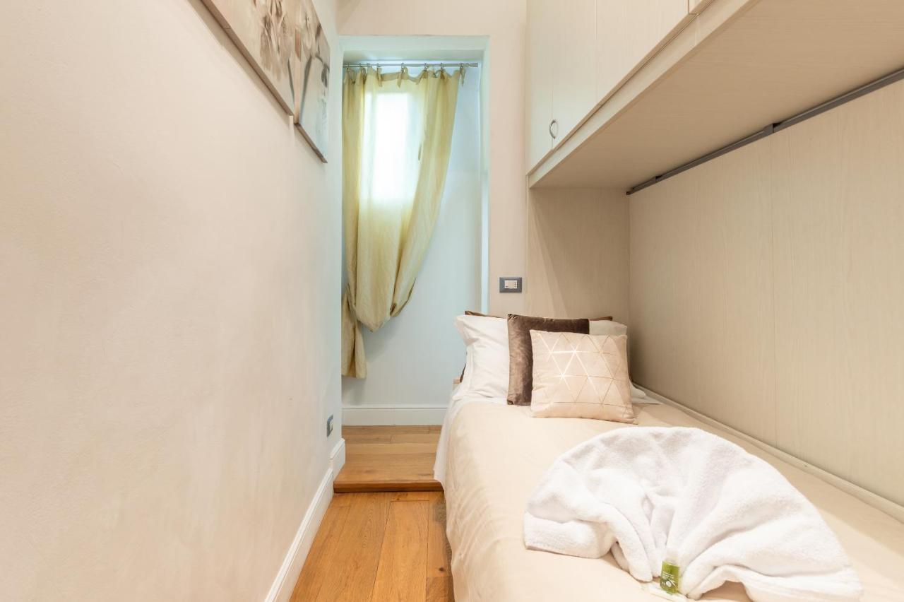 Apartment E Quindi Uscimmo A Riveder Le Stelle Florence