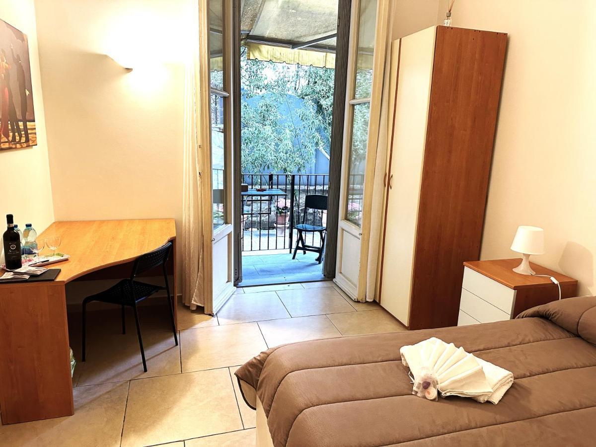 Guest house Camera Doppia - Low Cost Con Bagno Privato *