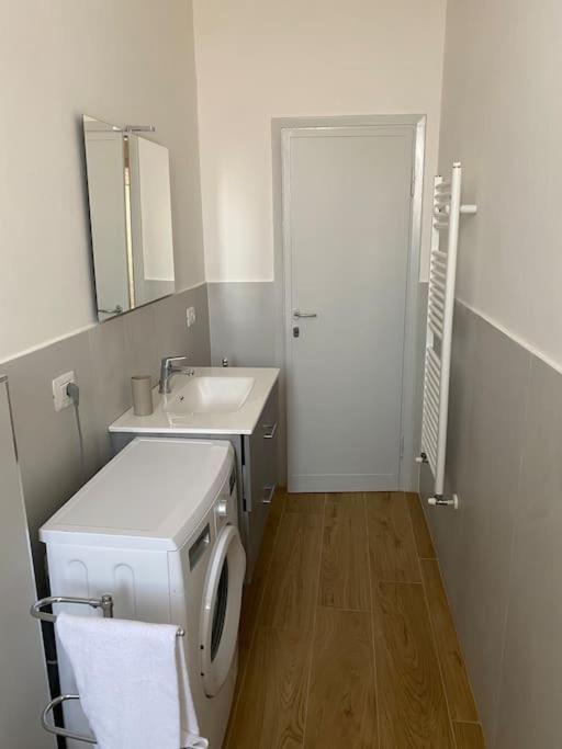 Lia's Home_ New Flat 2 Bedrooms W/balcony * Firenze