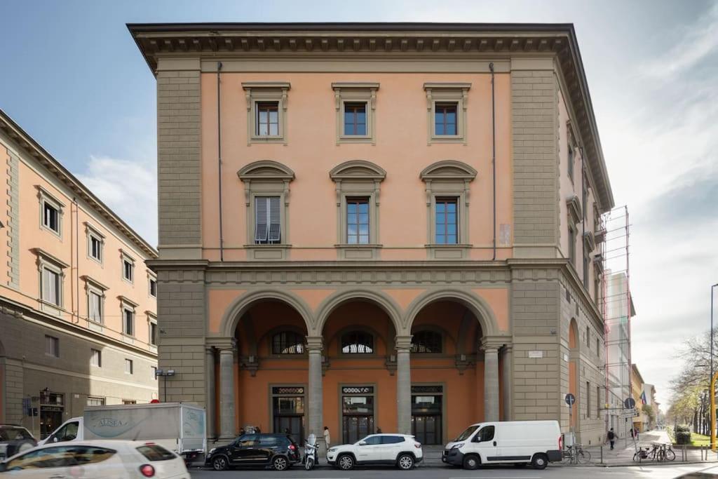 Elegant With Stunning Frescoed Ceilings Appartement Florence