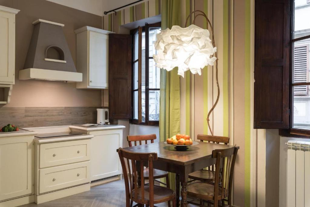 Apartment The Hobbit Guelfa Florence